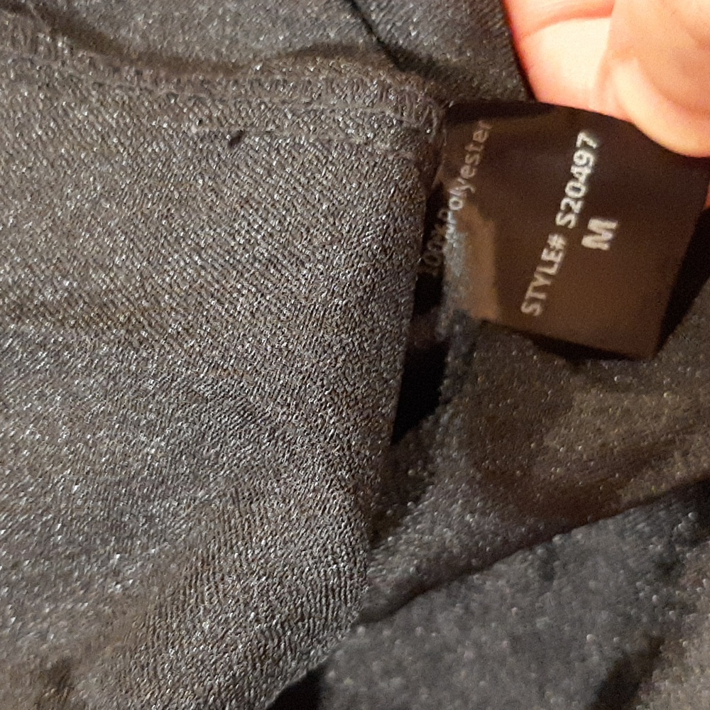 🥀NWT Mustard Seed Cropped, Bell-Sleeve, Silky Black Buttoned Top (M)🥀 - Picture 8 of 8